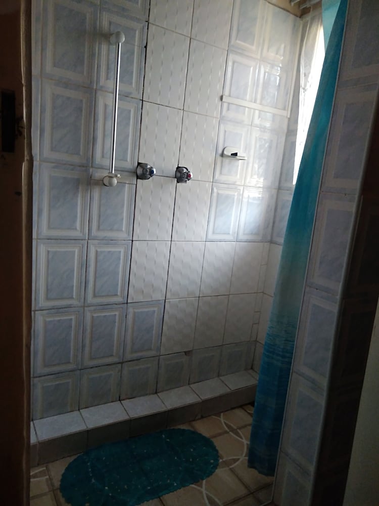 Фото Crown Inn Guest House