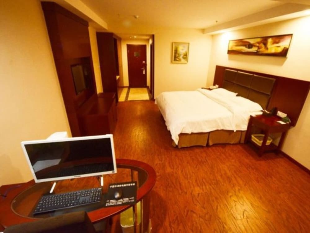 Фото GreenTree Inn Xuancheng Ningguo City East Ningyang Road Rt Mart Express Hotel