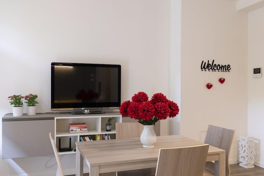 Фото NotaMi - West Milan Modern Apartment