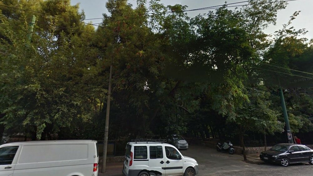 Фото Pagrati Park Front Studio