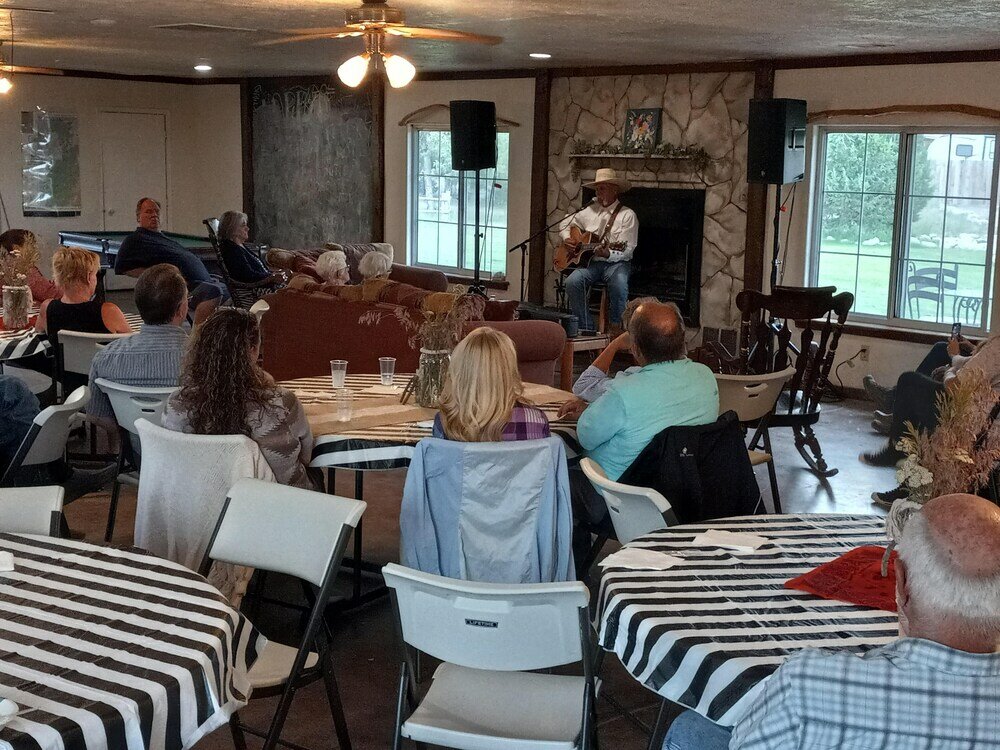 Фото Hacienda Roja - The Cedars № 7 at Wind Walker Homestead