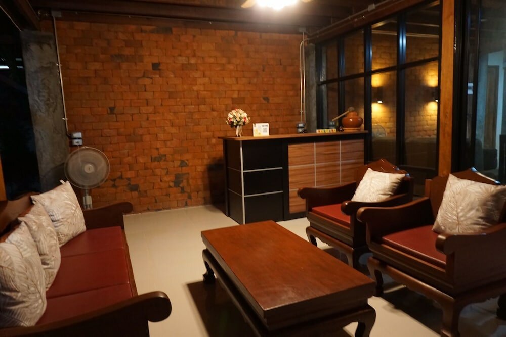 Фото Tha Ma-O Bouteak Homestay