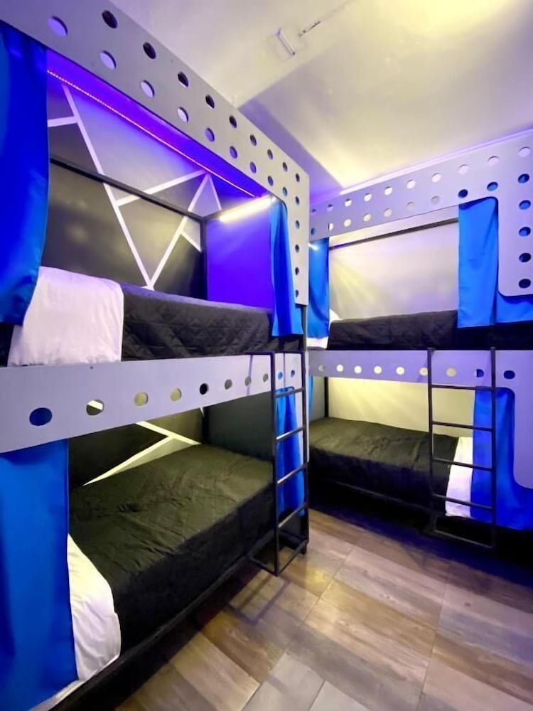 Фото Roomies Hostel Centro Medico