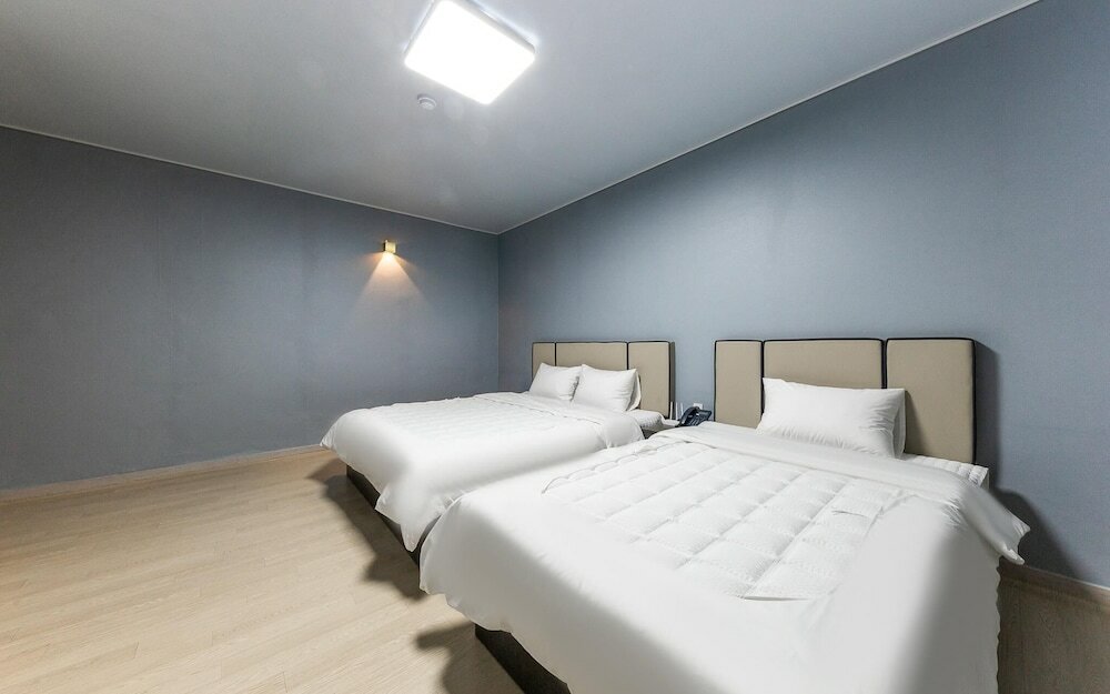 Фото Yeosu Rivera Hotel