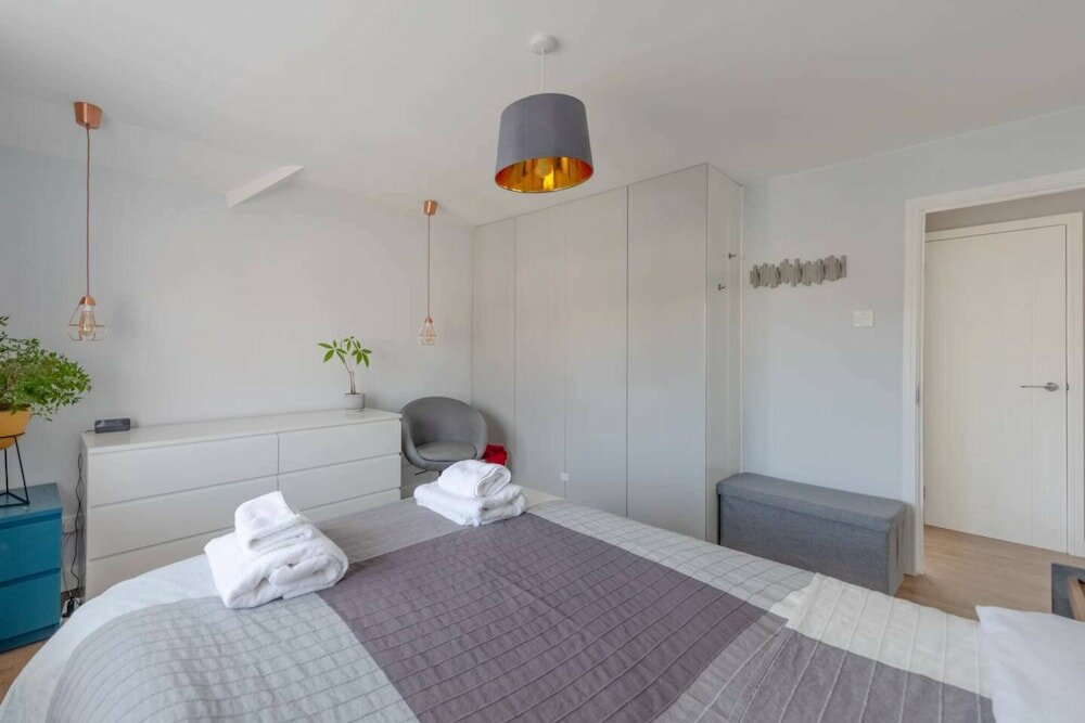 Фото Modern & Spacious 3bd House - Canning Town