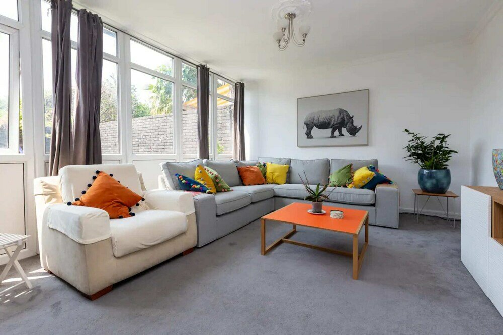 Фото Spacious & Welcoming 4bd House - Kennington