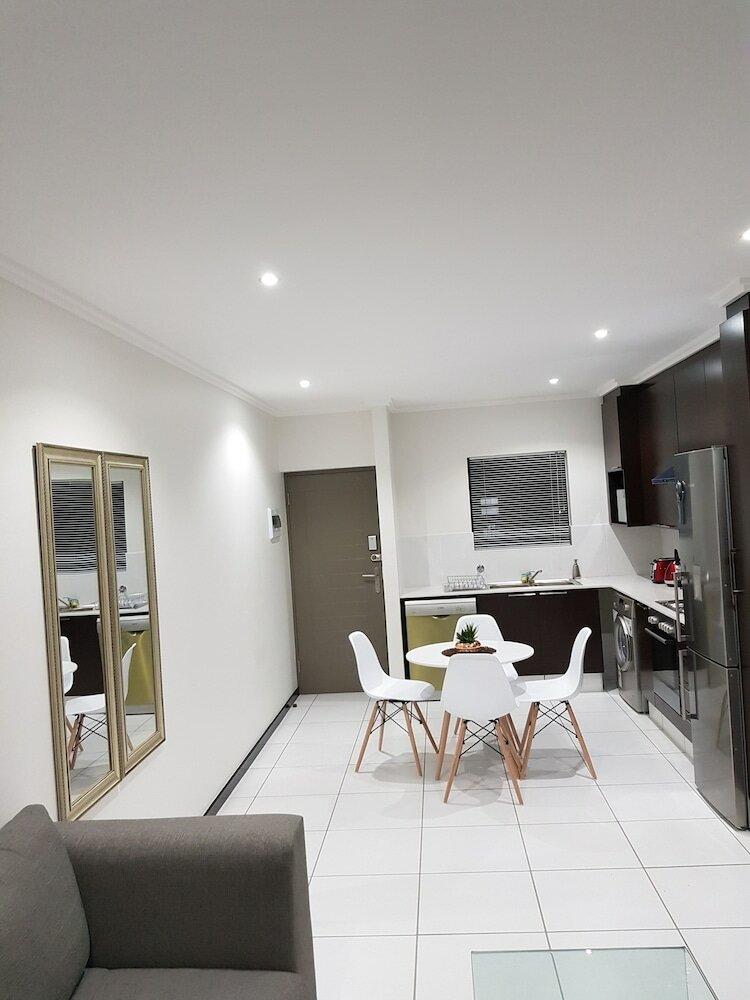 Фото Nova Luxury Suites Saratoga 112