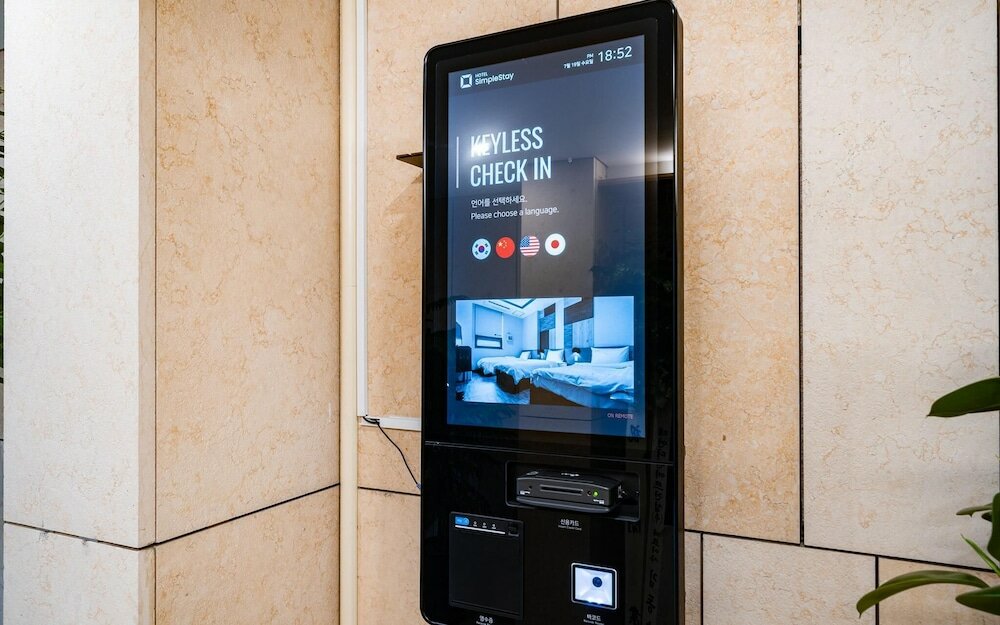 Фото Simple Stay Hotel