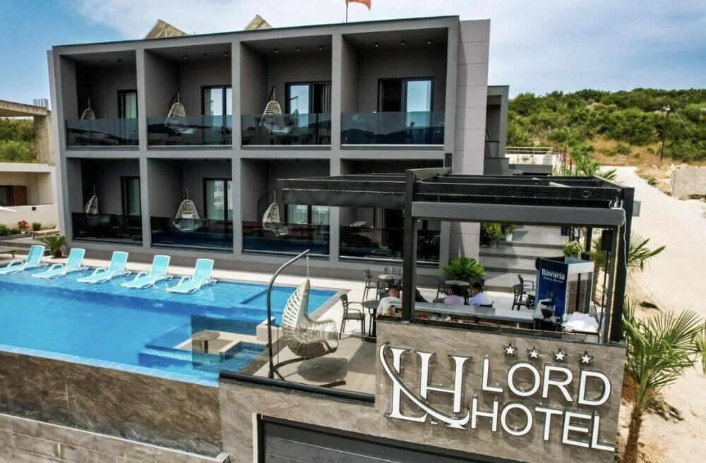 Фото отеля 2