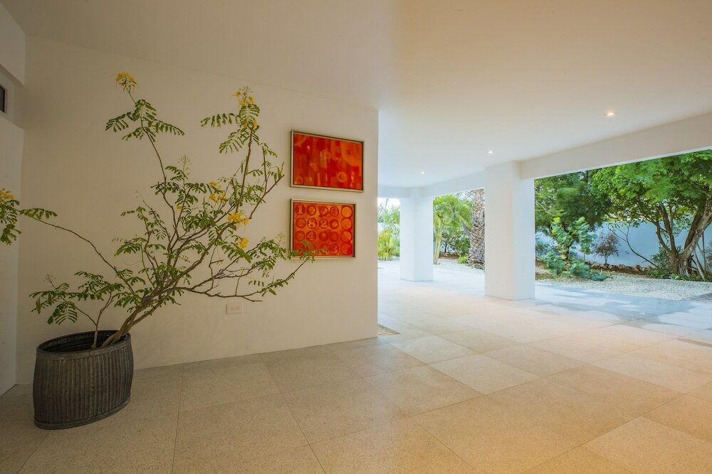 Фото Boca Catalina Modern Villa