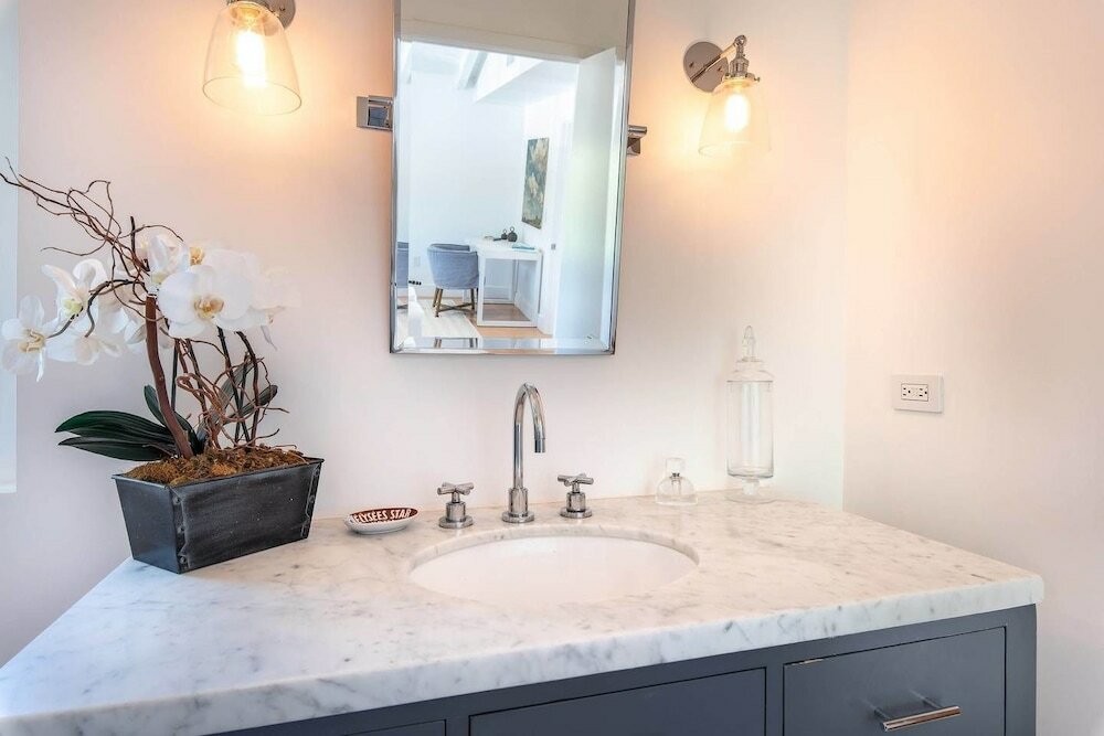 Фото Beautifully Designed Palos Verdes Villa w Private Beach and Stunning Views