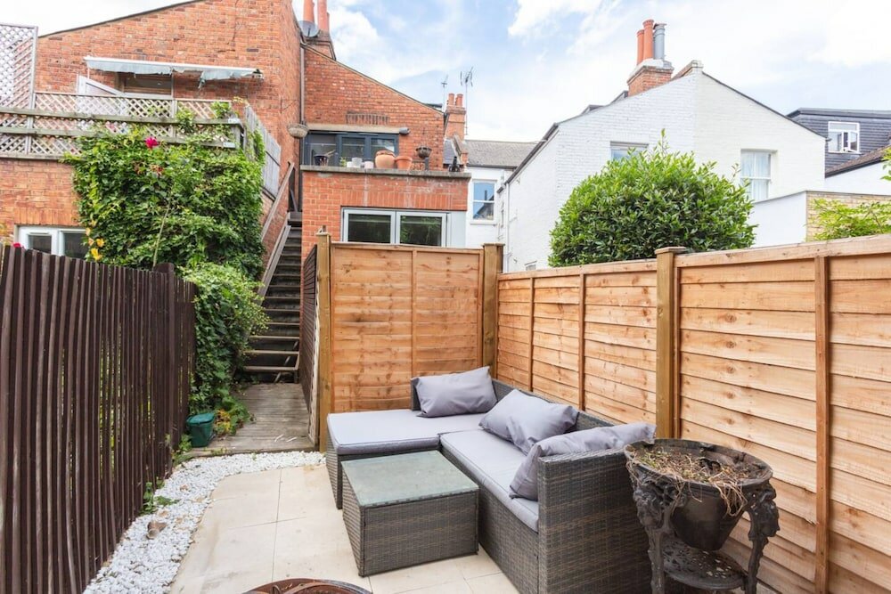 Фото Stunning 2 Bedroom Apartment in Maida Vale With a Garden