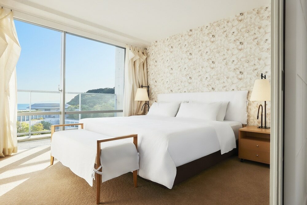 Фото Hotel Crimson Palace