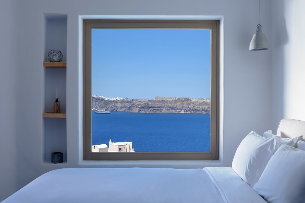 Фото Earino Suites & Villas