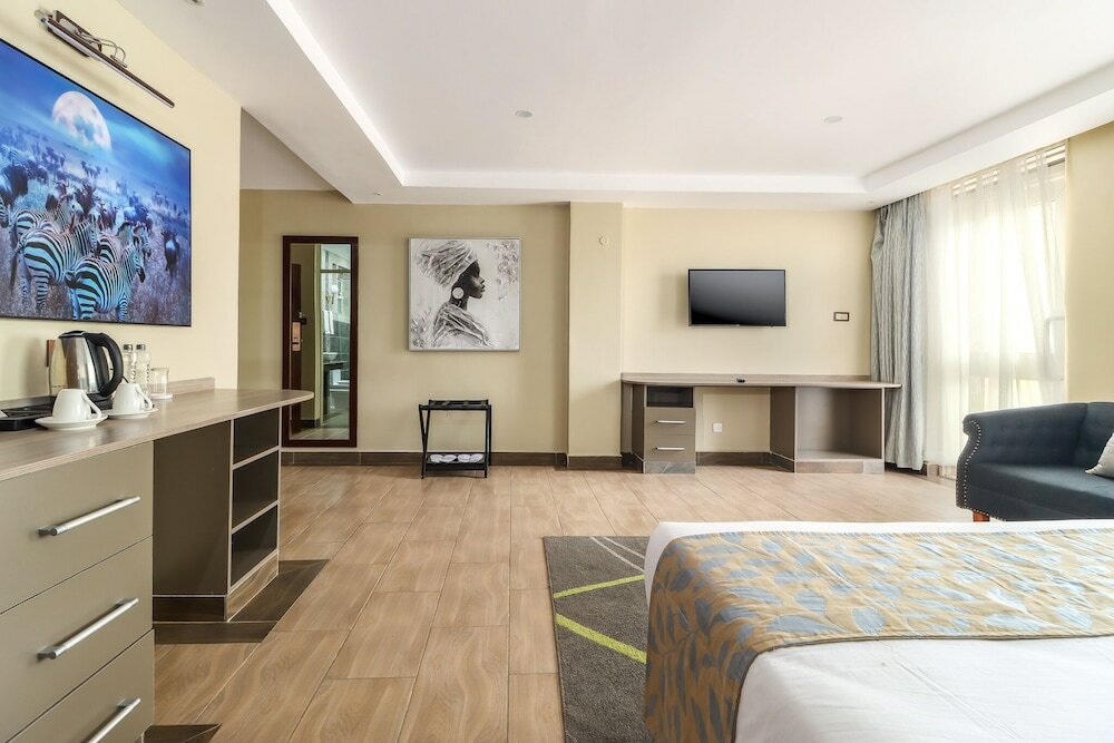 Фото Dallas Premiere Hotel