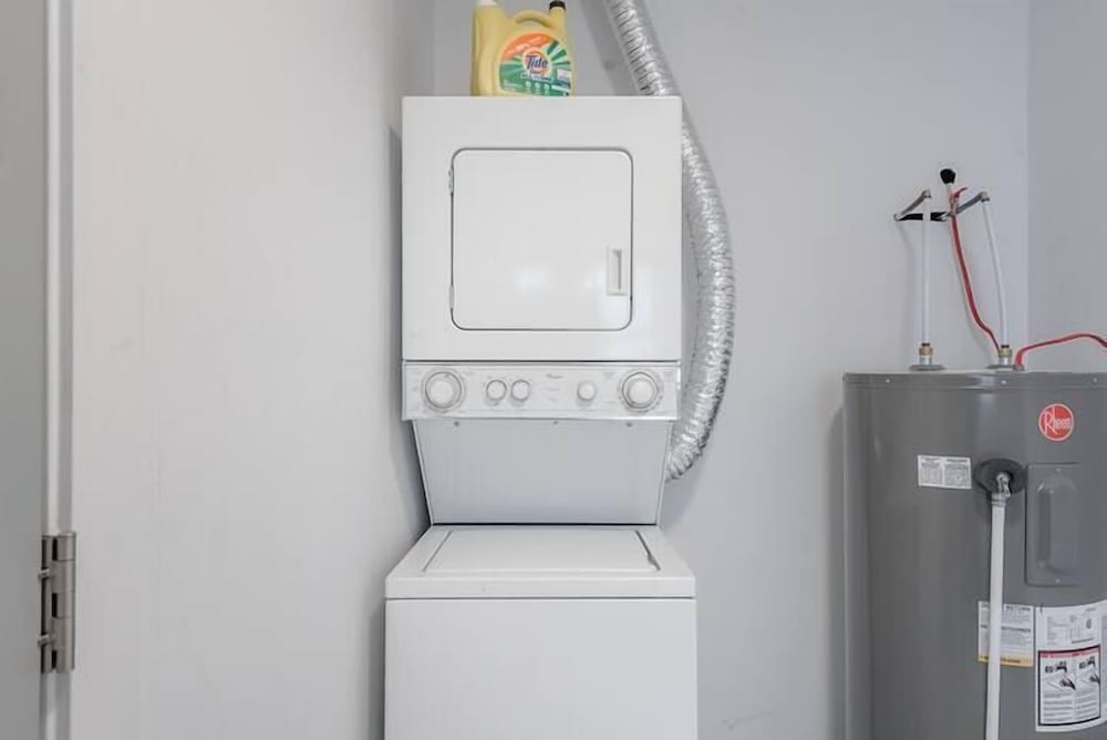 Фото Huge and Lovely 16br Apt