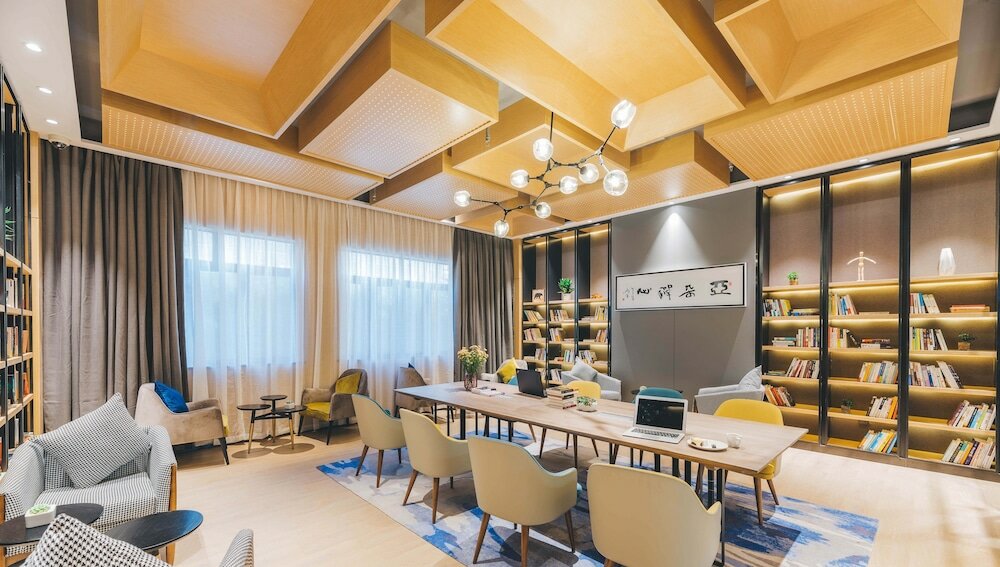 Фото Atour Hotel Yingxiongshan Road Jinan