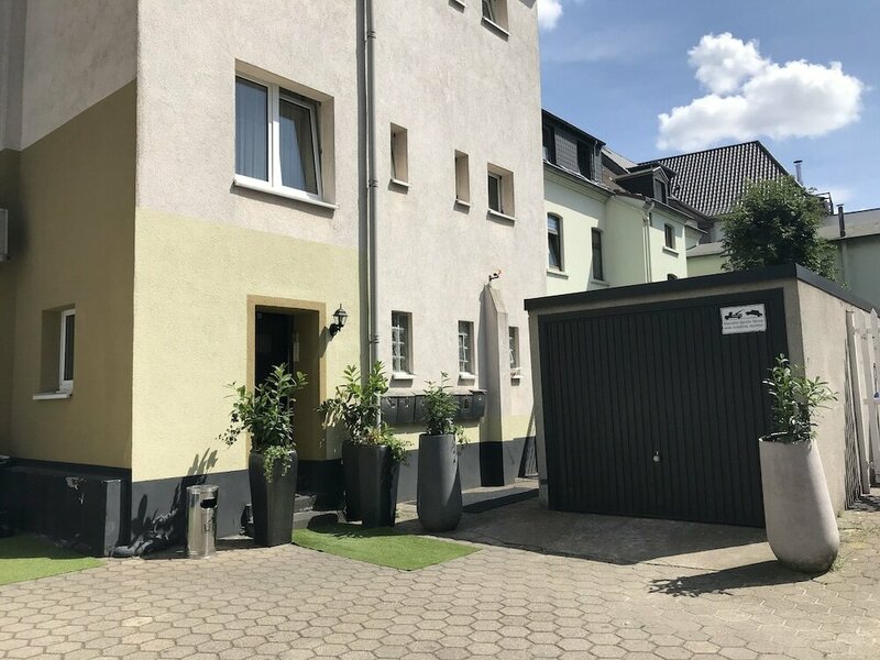 Апартаменты A-domo Apartments Oberhausen - Budget Apartments & Flats - short & longterm - single & grouptravel в Оберхаузене