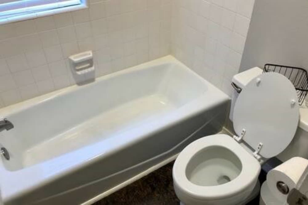 Фото Private Bedroom Suite - Communal House near Integris Private