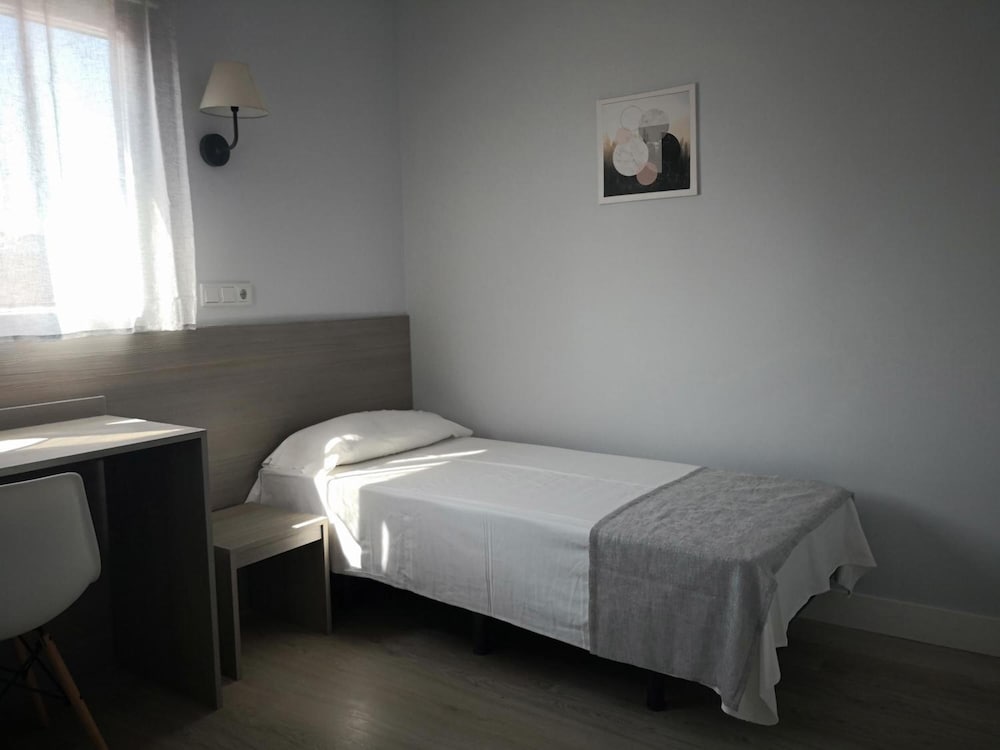 Фото Hostal Golden Alcalá