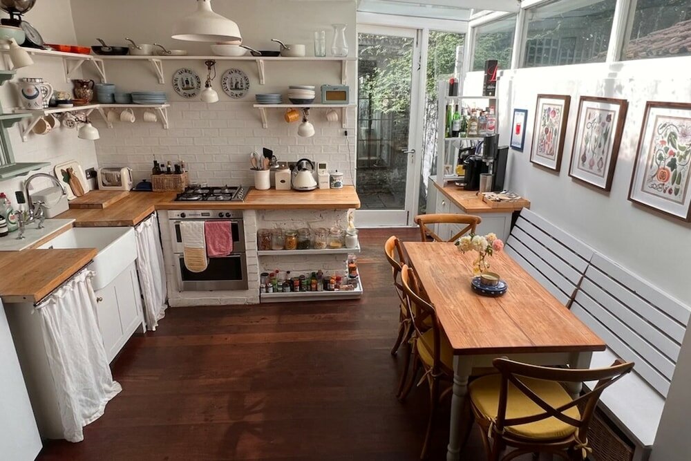 Фото Picturesque 2bd House - Heart of Stepney Green!