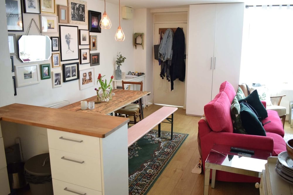 Фото Stylish Cozy Apartment near Trendy Shepherd's Bush