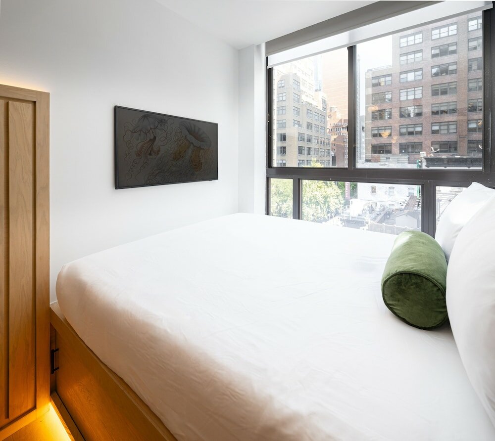 Фото Little Charlie Hotel