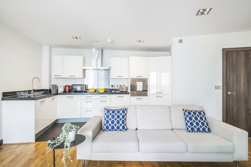 Фото My Serviced Space - Bridges Court Road