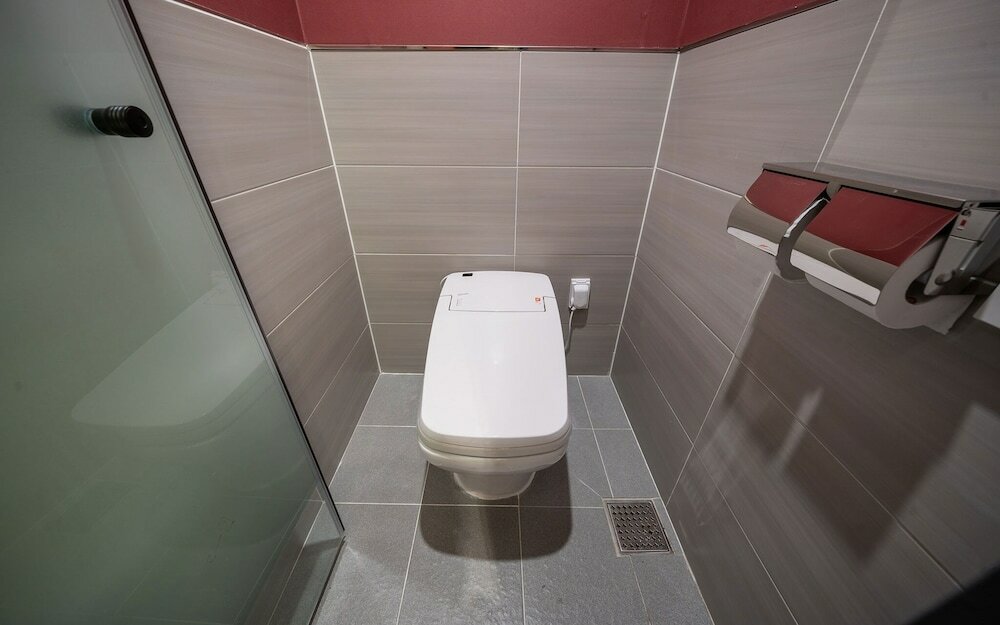 Фото Yongin Soseol Smith Hotel