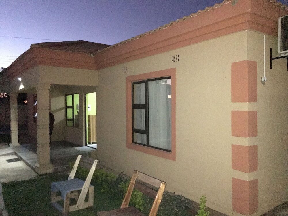 Фото Flower Inn Guest House