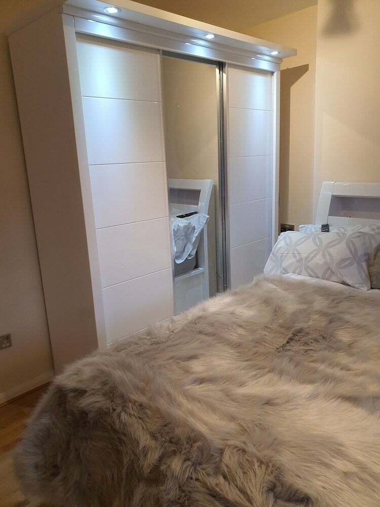 Фото Umbrella Properties Woolwich London