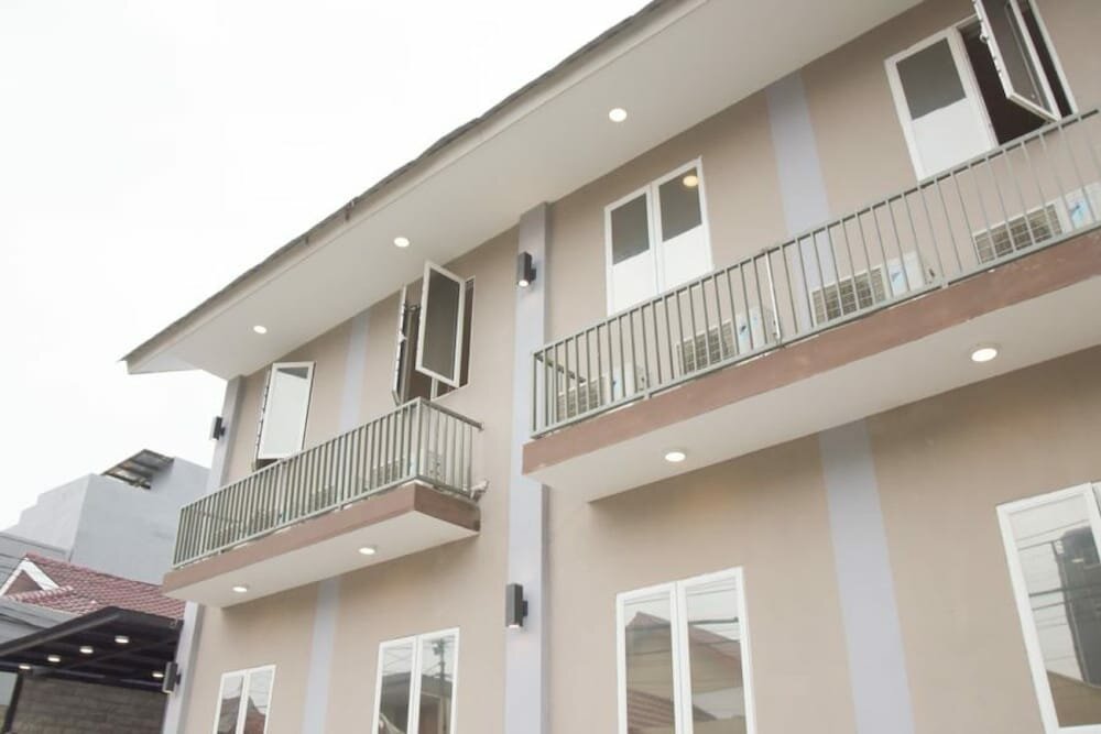 Hotel RedDoorz Plus near Manggarai Station 3, Jakarta, photo