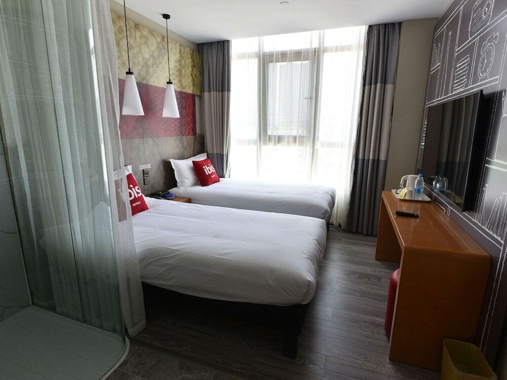 Фото Ibis Lanzhou Train Station