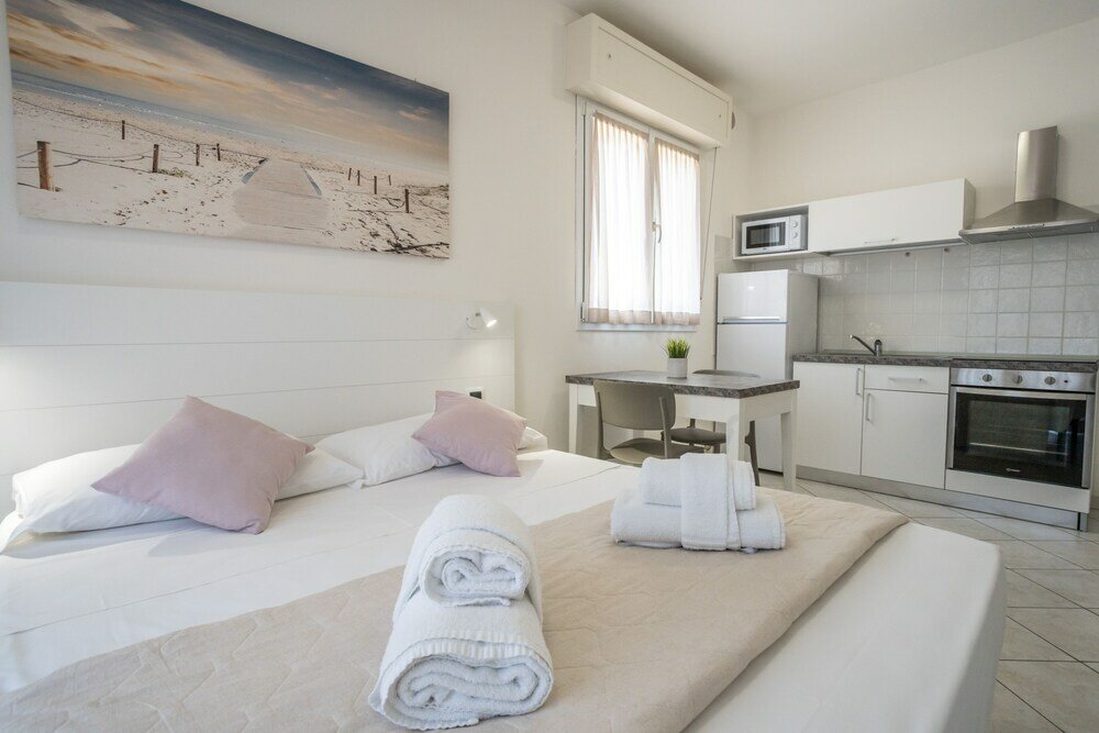 Фото Rimini Bay Suites & Residence