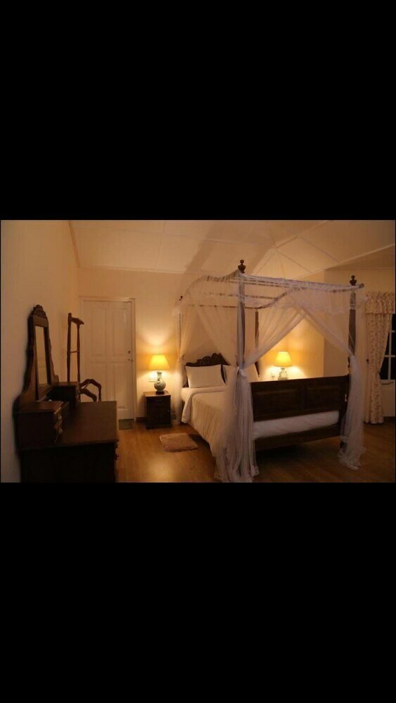 Фото Rockbourne Bungalow