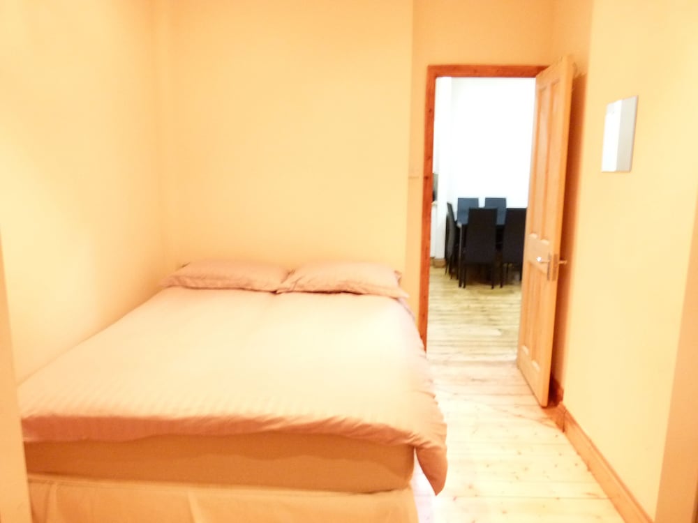 Фото Ss Property Hub - Family Apartment Kensington