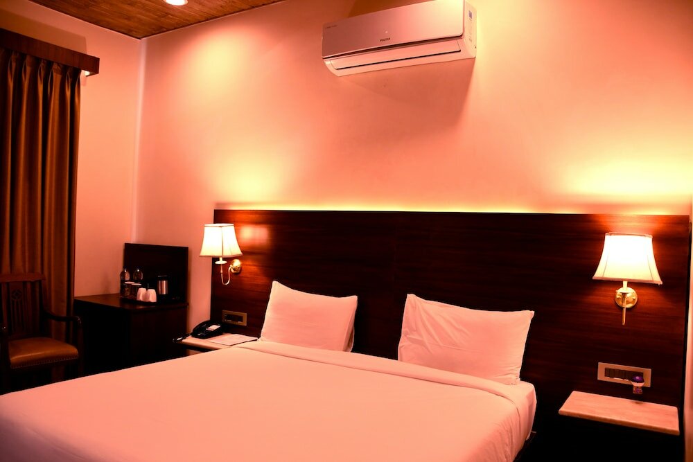 Фото Mastiff Villa Camellia - A Tea Estate Hotel