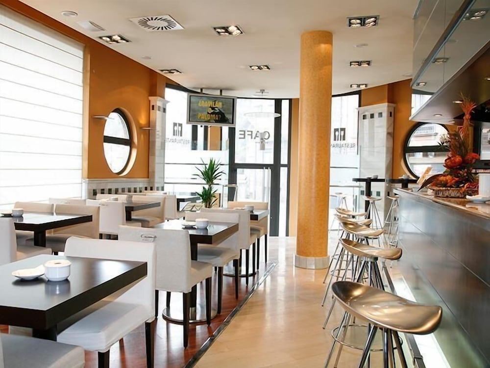 Фото Hotel Mieres del Camino