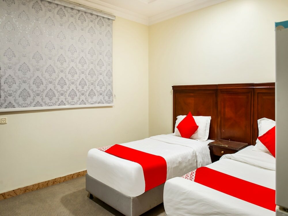 Фото Oyo 525 Rose Plaza1