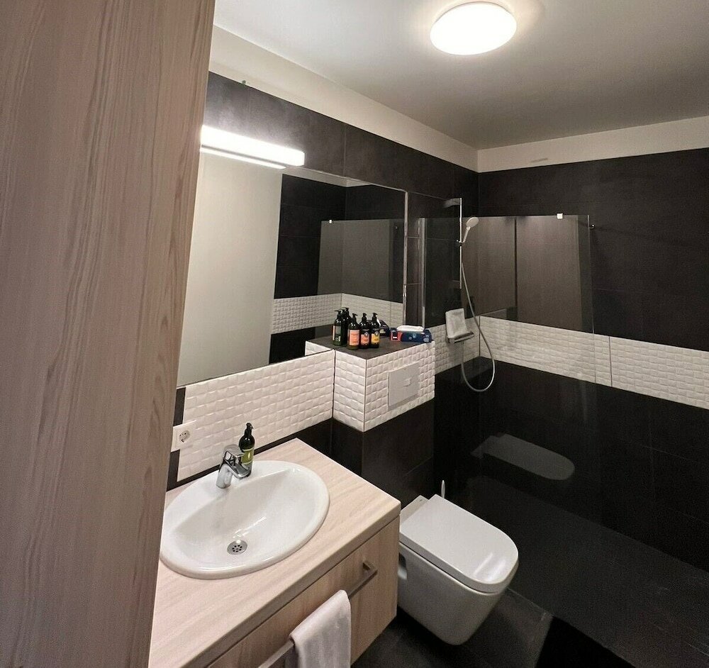 Фото Vik Apartments