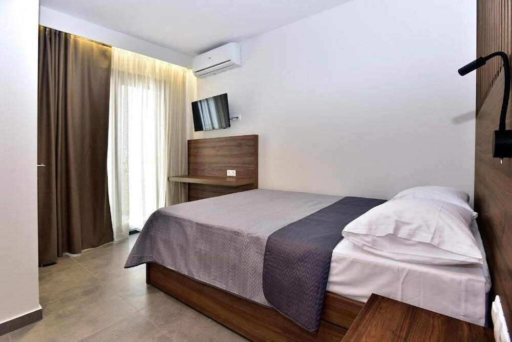 Фото Eutopia Hotel