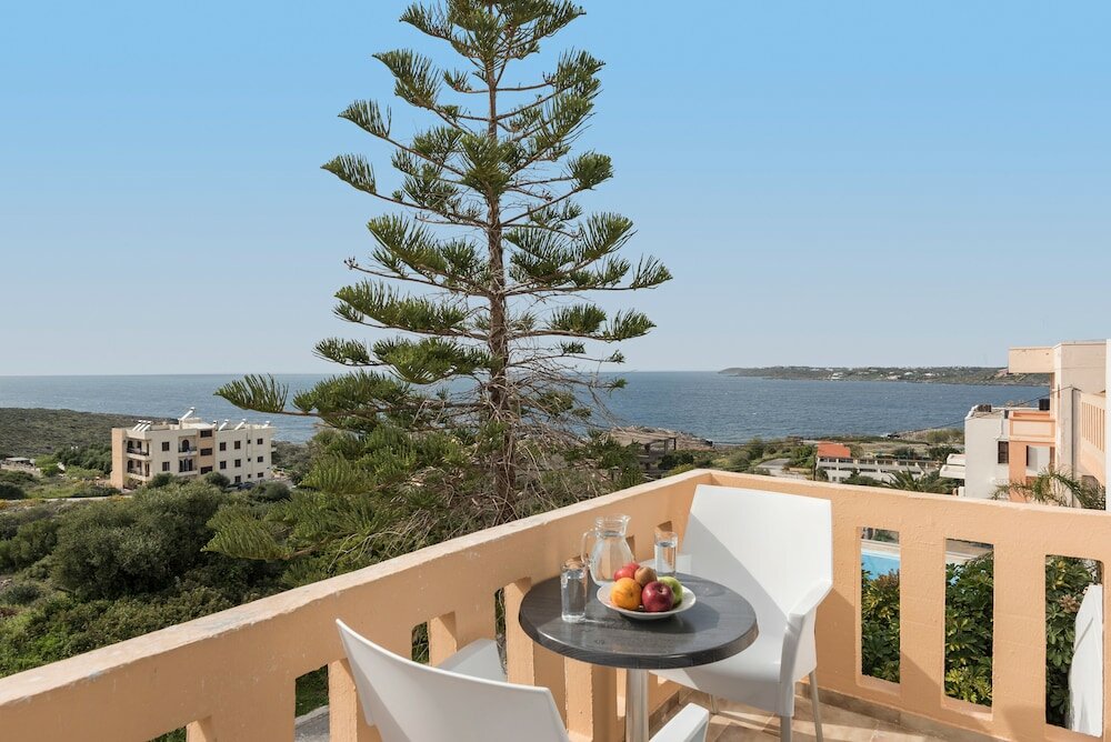 Фото Esplanade Apartments