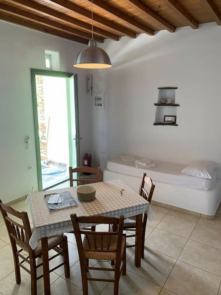 Фото Antique Apartments