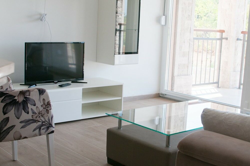 Фото Hvar-Holiday Apartments