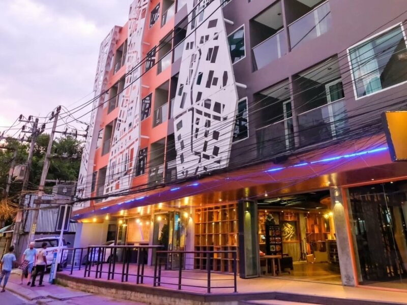 Гостиница Mad Monkey Phuket