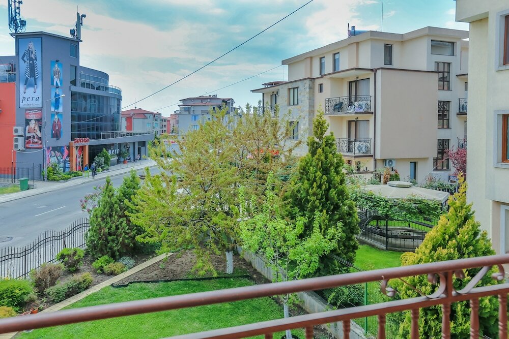 Фото Comfort Double Room in Dafinka Guest House