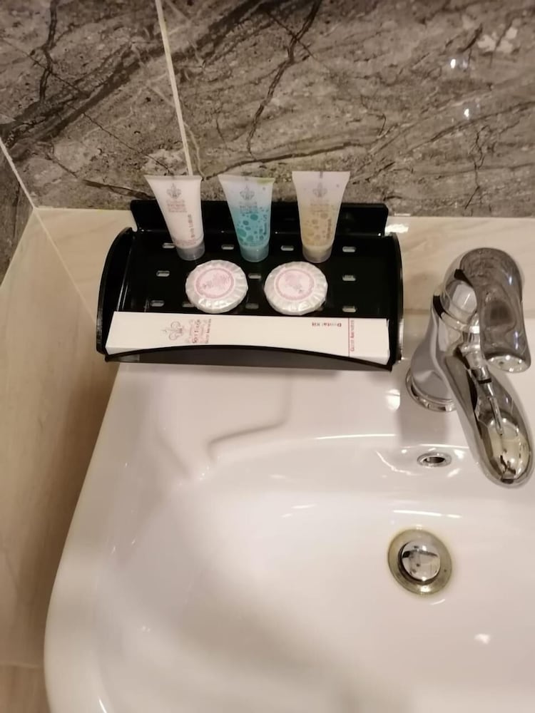 Фото Iwan alandalusia hotel suites AlRehab