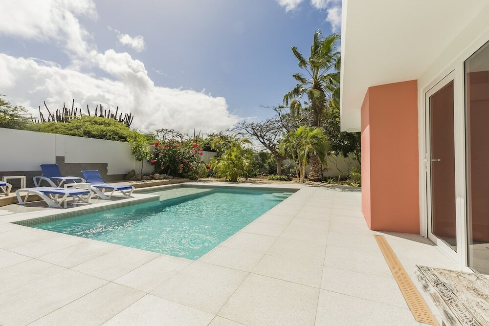 Фото Boca Catalina Modern Villa