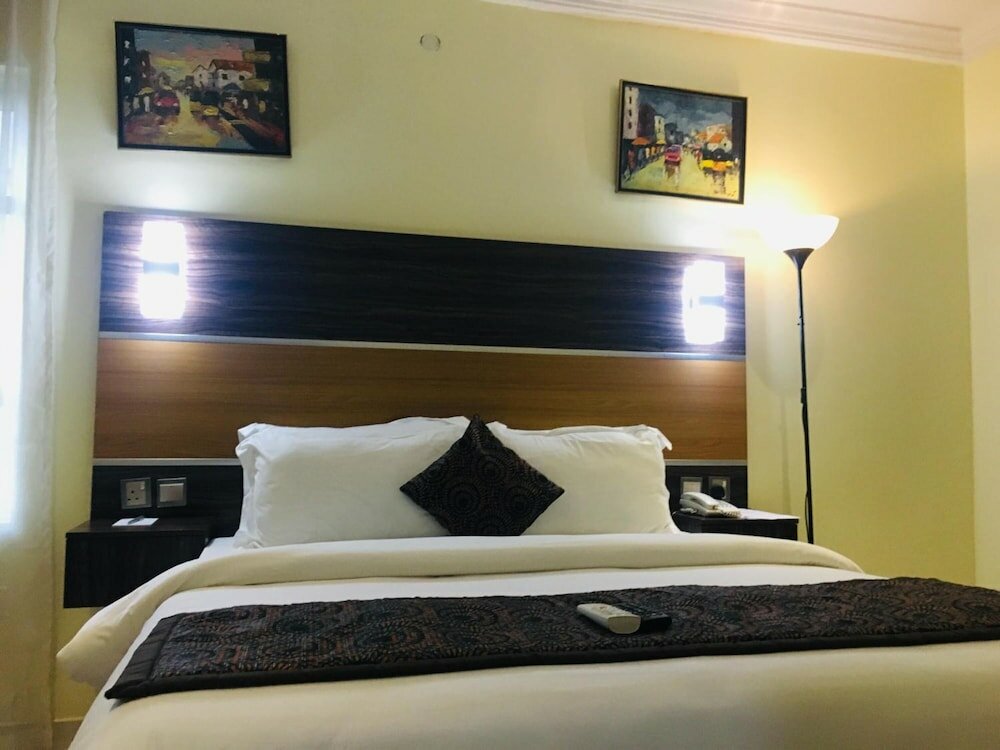 Фото Stoneside Hotel and Apartments