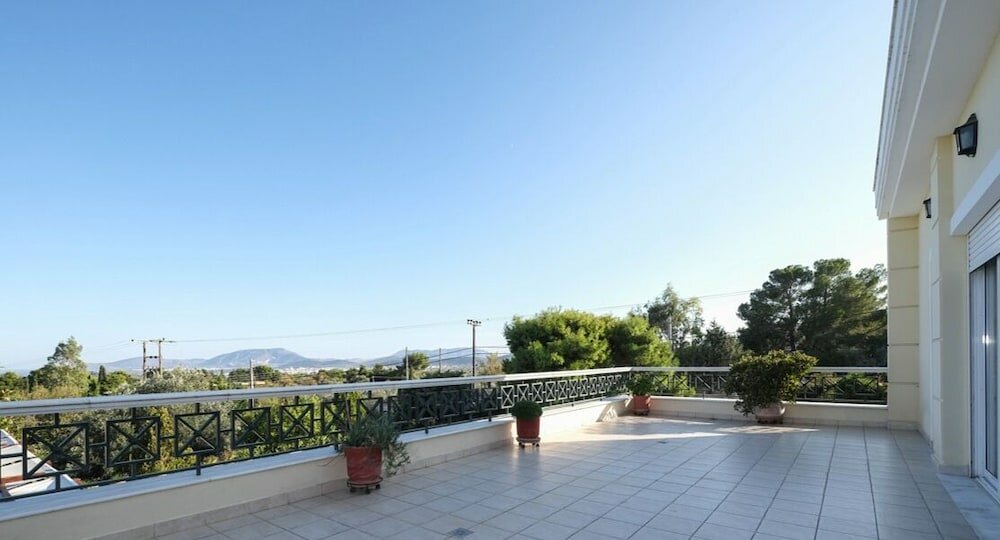 Фото Sublime Luxurious homm Villa in Paiania